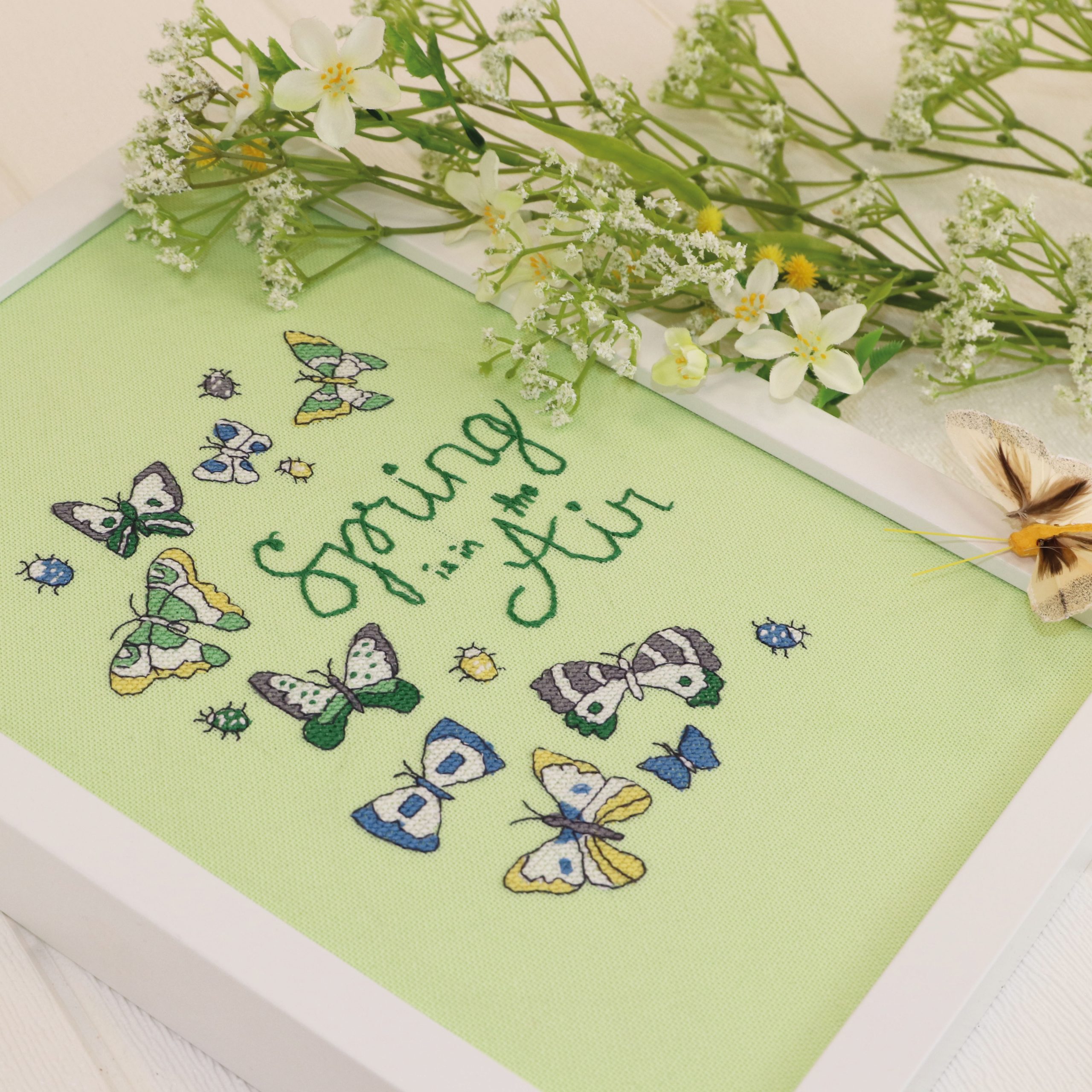 SPRING IS IN THE AIR Zweigart